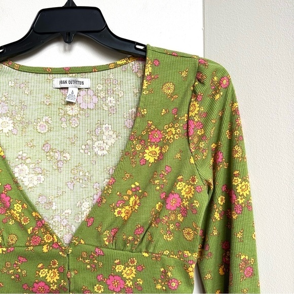 Urban Outfitters Retro Floral Cropped Button Front Long Sleeve Top 60’s 70’s - Picture 2 of 8